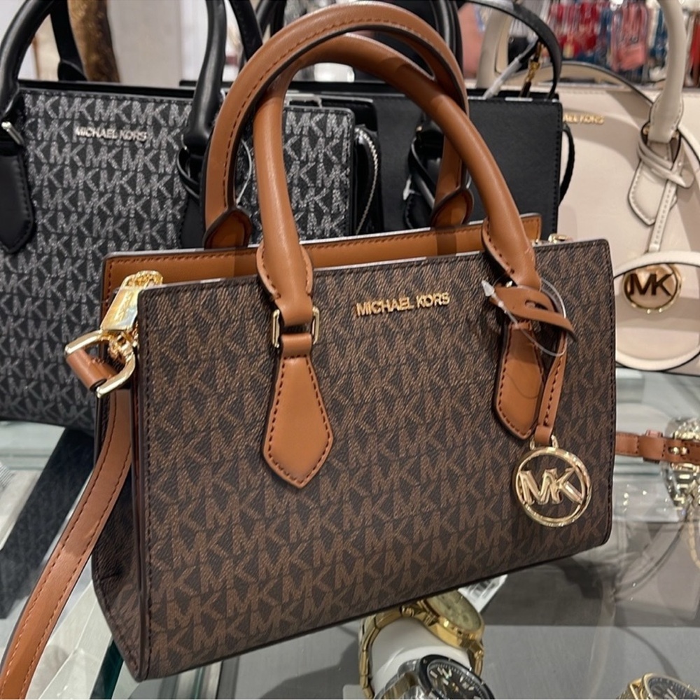 Michael Kors Small Sheila Satchel Crossbody
Bag Brown
NWT - Picture 4 of 16